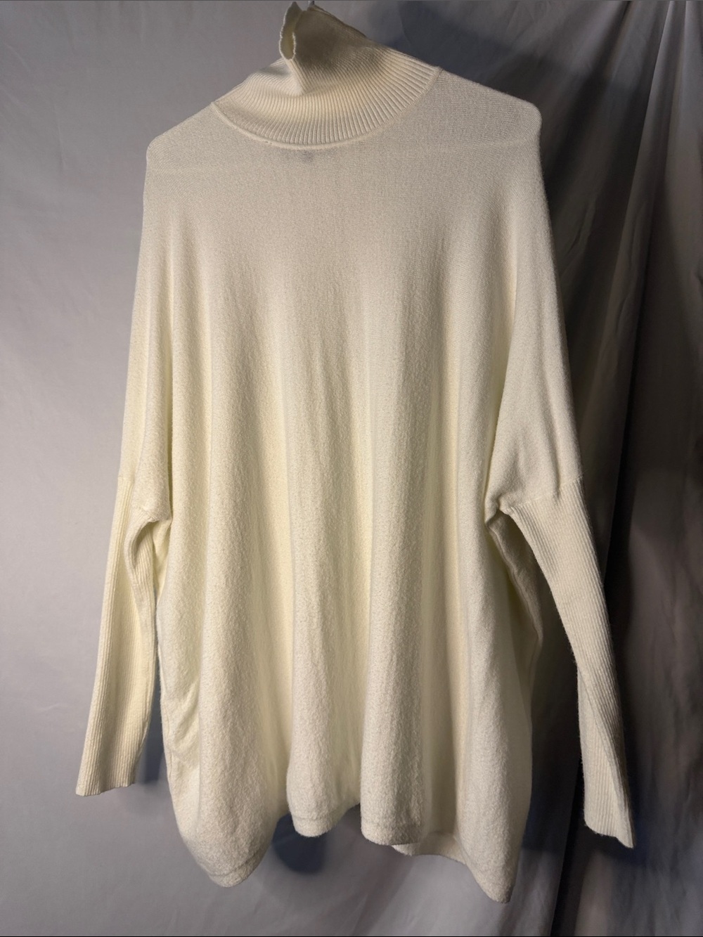 Joseph A Off-White Turtleneck Tunic Sweater